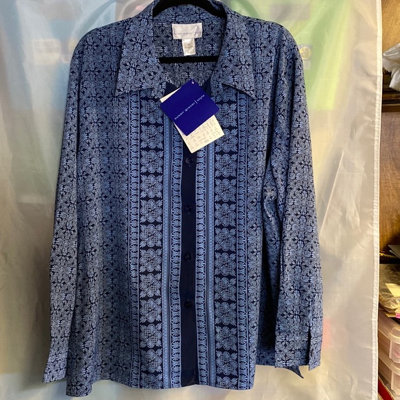 Pattered button up - Picture 1 of 2